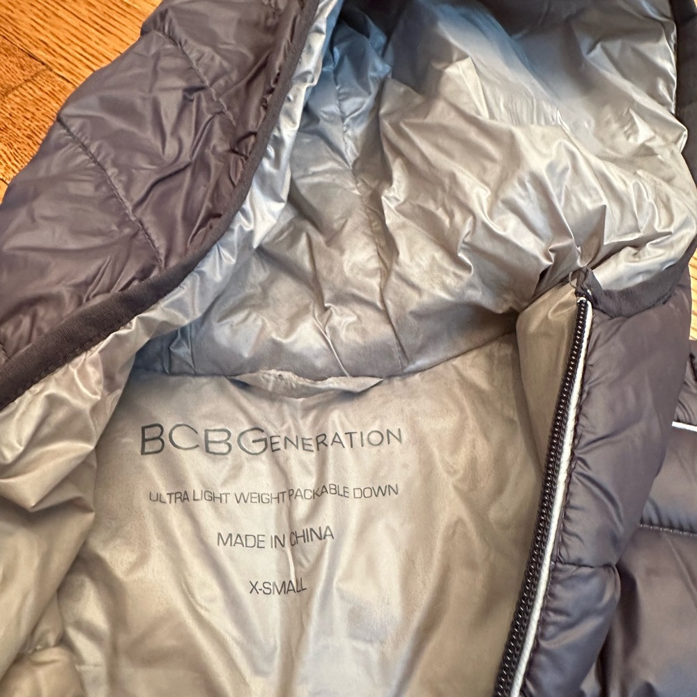 BCBGMAXAZRIA Ultra light weight down packable jacket- XS - Picture 2 of 5